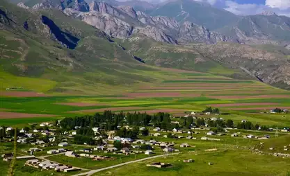 Kırgız vatandaşları, köylerinde yerel yönetim başkanı olarak seçilebilecek
