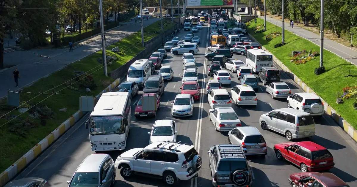 Ramiz Aliev: Bişkek'in altyapısı 350.000 araç için tasarlanmış, ancak gerçekte 750.000 araç kullanı…