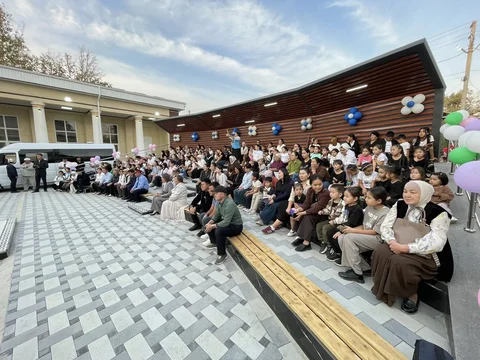 10_H6R5pqn.max-2560x1440.format-webp.jpegquality-90.webp