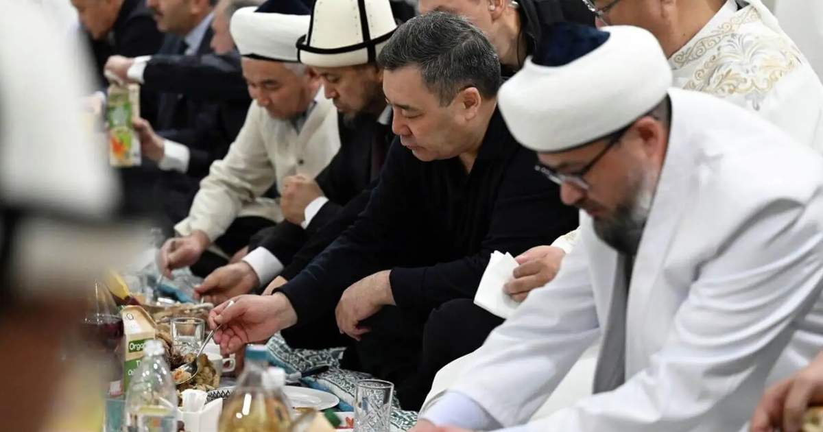İmamların maaşları Sadır Caparov'un girişimiyle artırılacak
