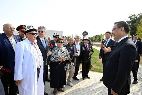 12_MIvZp2G.max-2560x1440.format-webp.jpegquality-90.webp