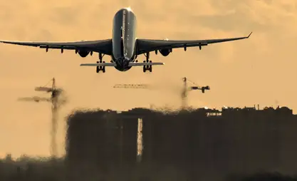 New York'ta iki uçak çarpıştı