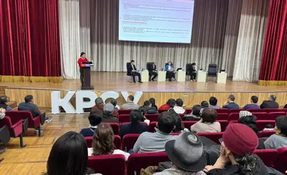Bişkek’te, devlet dilinin hizmet sektörlerinde ve reklamlarda kullanımı konusunu görüştü