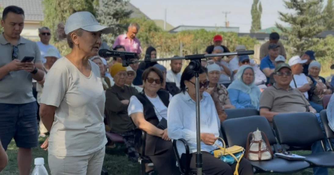 Bişkek sakinleri, Belediye Başkanlığı ile ulaşım, okullar ve arazi affı konularını görüştü