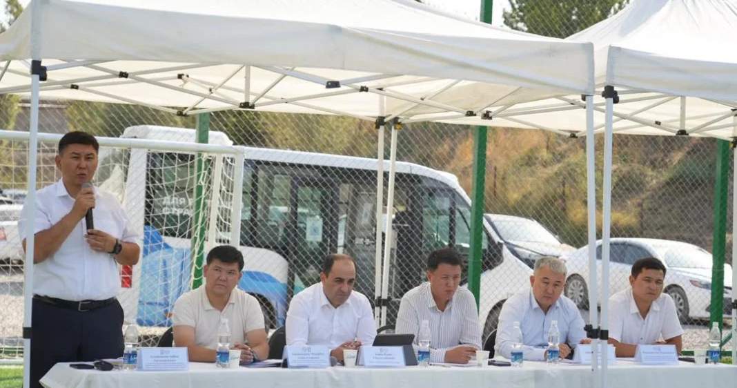 Ak-Car sakinleri, Belediye Başkanlığı ile kalkınma konularını görüştü
