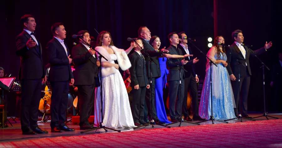 "Orta Asya Romansiada" yarışmasının gala konseri Bişkek'te düzenlendi