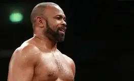 Dünya boks efsanesi Roy Jones Oş'a geldi