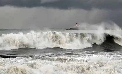 Japonya'nın güneydoğusu için tsunami uyarısı yayınlandı