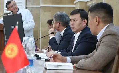 Ulan Mamatkanov, Kalp Cerrahisi ve Organ Nakli Araştırma Enstitüsü personeliyle görüştü