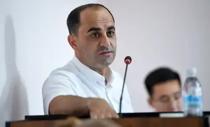 Bişkek'te trafik sıkışıklığı. Belediye Başkan Yardımcısı işe gidiş-dönüş yolculuğunu anlatıyor