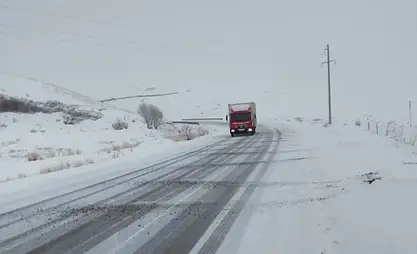 Kırgızistan'daki tüm yollar ve geçitler trafiğe açık
