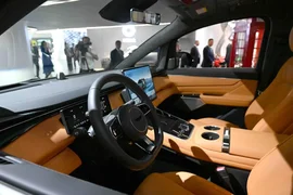 53079330225292_Sw1rmll.max-2560x1440.format-webp.jpegquality-90.webp