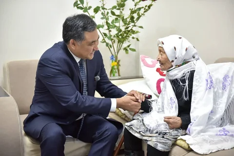 53255915658183_OMypqCg.max-2560x1440.format-webp.jpegquality-90.webp