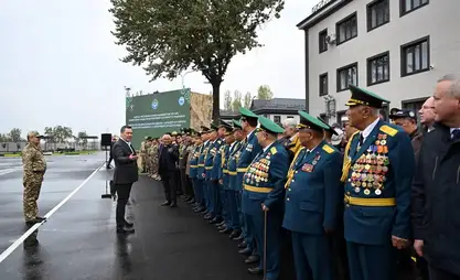 Sadır Caparov, askeri personeli teşvik etmek için 30 milyon som tahsis etti