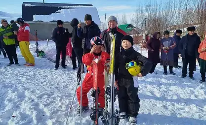 Isık-Köl'de bir çocuk kayak okulu açıldı