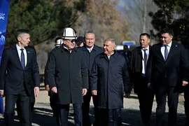 53933451473591_kjJsx6r.max-2560x1440.format-webp.jpegquality-90.webp