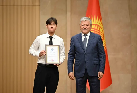54043995470704_zhDro9W.max-2560x1440.format-webp.jpegquality-90.webp