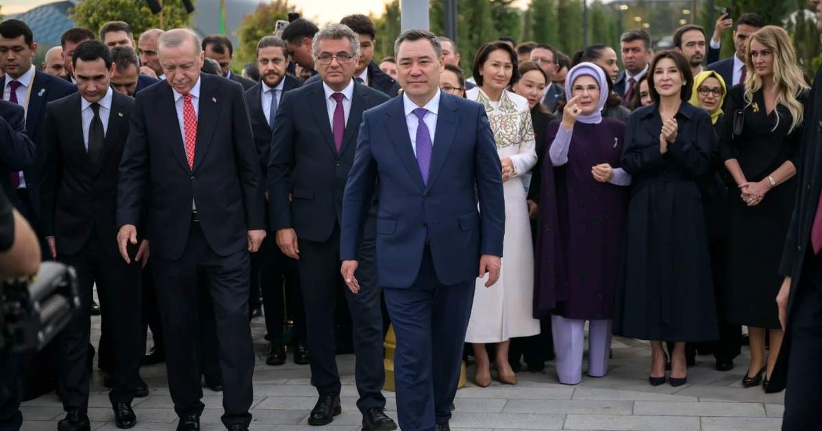 Sadır Caparov Ankara'daki Türk Devletleri Medeniyet Parkı'nı ziyaret etti