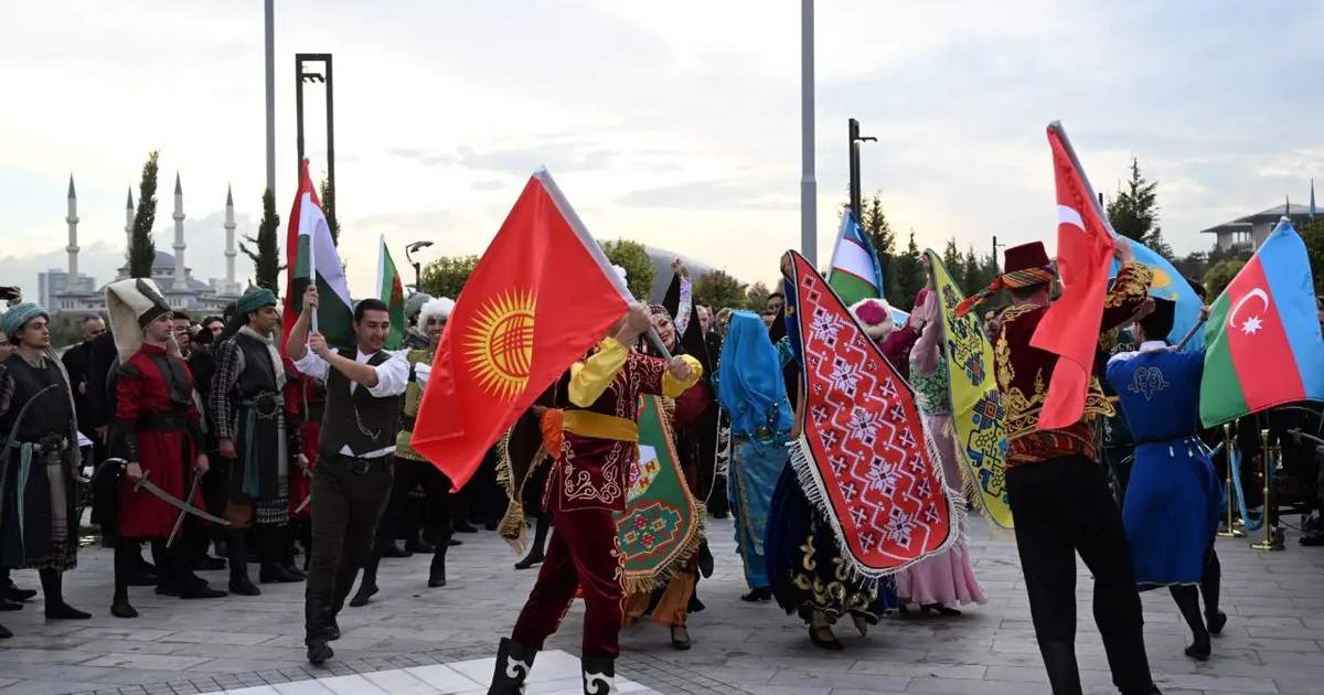 Kırgız geleneklerini yansıtan "Murasker" heykeli Ankara'daki Beştepe Parkı'nda açıldı