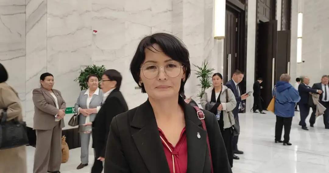 Soltobaeva, genç öğretmenlerin “Yılın Öğretmeni” yarışmasına aktif katılımına dikkat çekti