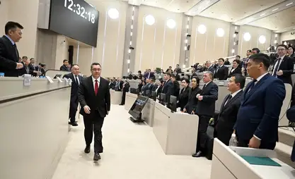 Tarihi bir dönüşüm: Sadır Caparov'un Cumhurbaşkanlığının beş yılı Kırgızistan'ı nasıl değiştirdi?