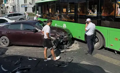Bişkek'teki otobüs kazalarının yaklaşık %70'i diğer sürücülerin hatasından kaynaklanıyor