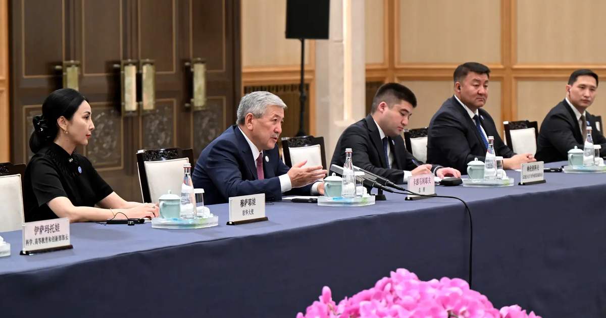 Kasımaliev, Çin Başbakanı ile Çin-Kırgızistan-Özbekistan demiryolunun inşasını görüştü