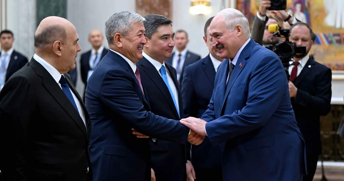 Adılbek Kasımaliev, Avrasya Ekonomik Birliği Hükümet Başkanlarıyla birlikte Belarus Cumhurbaşkanı A…