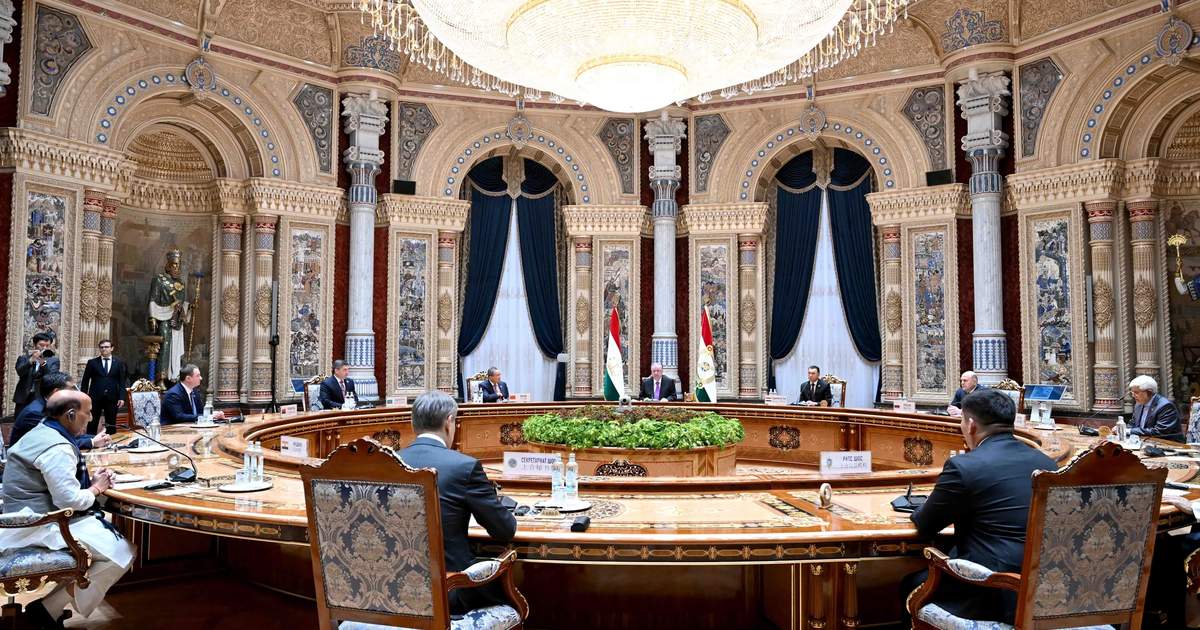 Daniyar Amangeldiev, Duşanbe'de Emomali Rahmon ile görüştü
