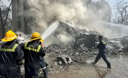 Hindistan'daki uçak kazasından bir yolcu sağ kurtuldu