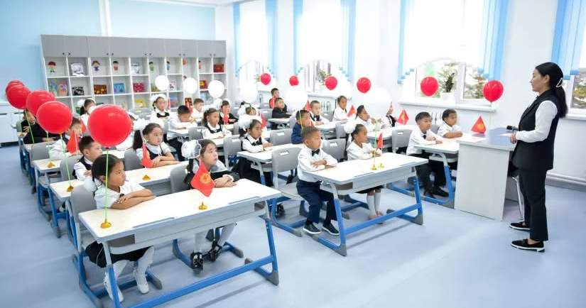 Kırgızistan'da 1,5 milyon öğrenci yeni akademik yıla başladı