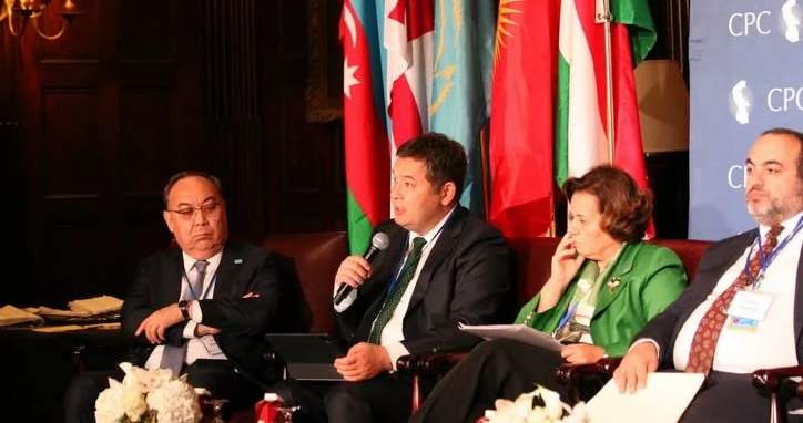 Bakıt Sıdıkov, New York'taki Yedinci Hazar İş Forumu'na katıldı