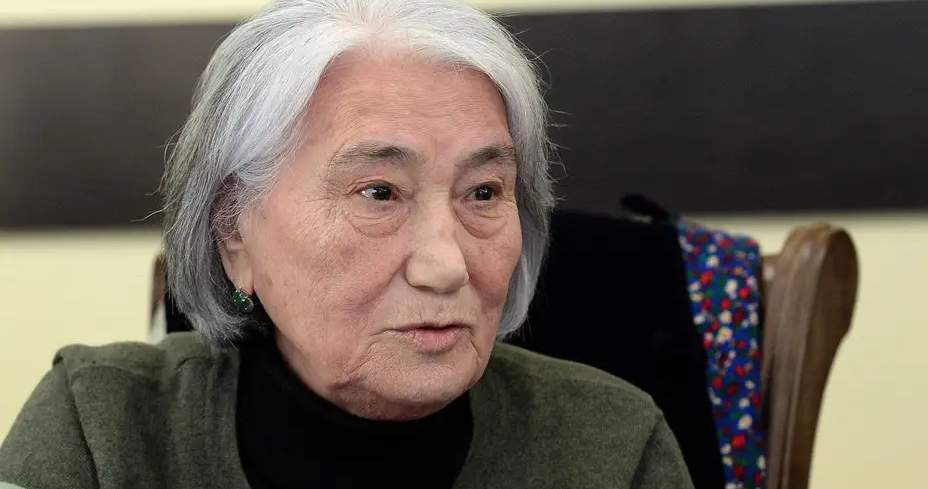 Cengiz Aytmatov'un kız kardeşi Roza Aymatova vefat etti