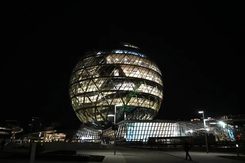 9_UYWf7O0.max-2560x1440.format-webp.jpegquality-90.webp
