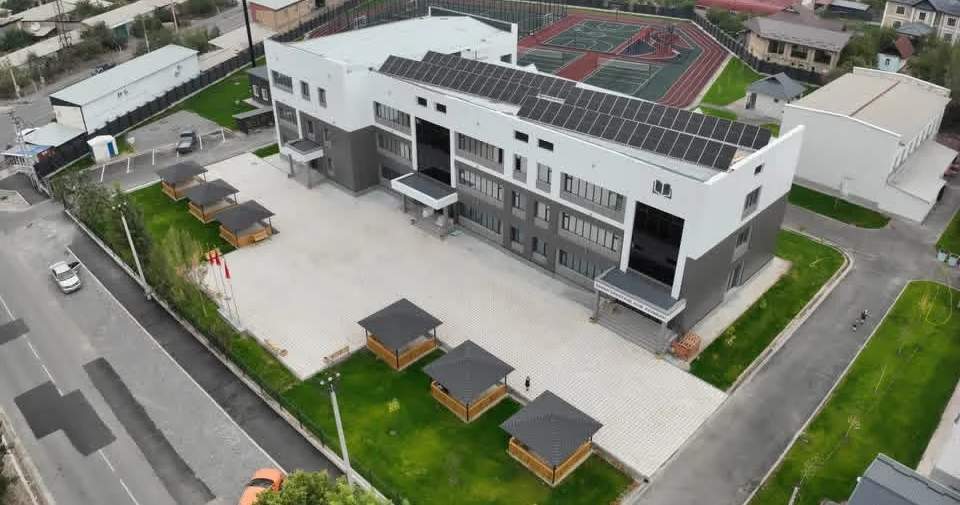 Manas'ta Bolotov'un adını taşıyan okula 375 öğrencili yeni bina inşa edildi