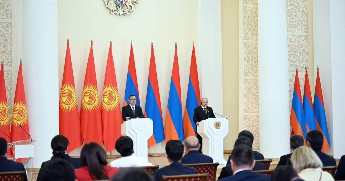 Sadır Caparov, Ermenistan ziyaretinin ardından basın açıklamasında bulundu
