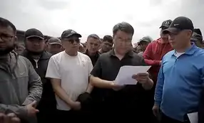 Oş Belediye Başkanı otomobil parçaları ve inşaat malzemeleri pazarı esnafıyla görüştü