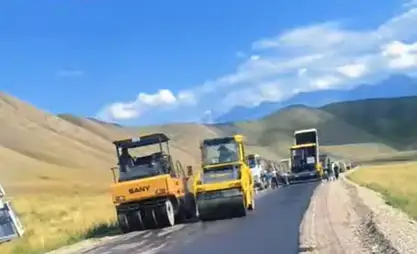 At-Başı'deki Çar-Ak-Muz yolunun asfaltlama çalışmaları tamamlandı