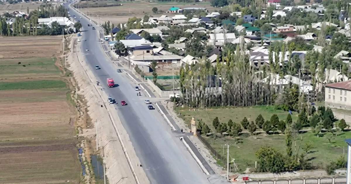 Komsomol-Barpı-Türk-Abad karayolunda asfalt serimi devam ediyor