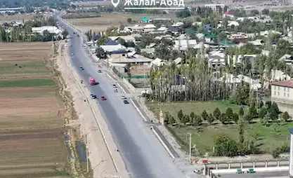 Komsomol-Barpı-Türk-Abad karayolunda asfalt serimi devam ediyor