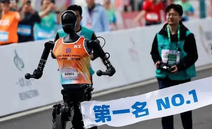 Pekin, robotlar ve insanların katılacağı yarı maratona ev sahipliği yapacak