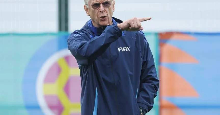 Arsène Wenger, Bakü'de Kırgızistan U-15 takımının maçını izledi