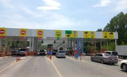Sosnovka ve Kara-Köl kontrol noktalarında nakitsiz ödeme sistemiyle 100 milyondan fazla som toplandı