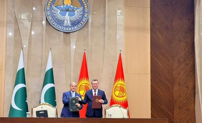 Kırgızistan ve Pakistan bir dizi belge imzaladı