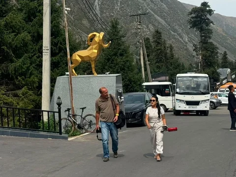 b2f75685-67ef-.max-2560x1440.format-webp.jpegquality-90.webp