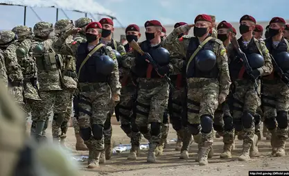 Bir Milletvekili, Kırgızistan ordusunda neden diğer etnik gruplardan insanların görev yapmadığını sordu