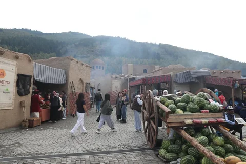 cf547548-3362-.max-2560x1440.format-webp.jpegquality-90.webp