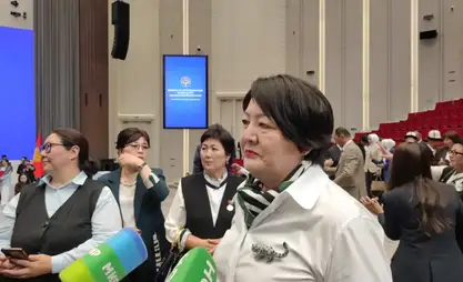 Kendirbaeva: Üst üste üçüncü kez yılın en iyi öğretmenine daire ödülü verildi