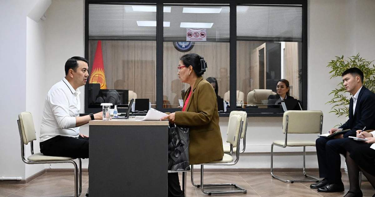 Marlen Mamataliev yaklaşık 100 vatandaşın şikayetlerini dinledi