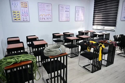 photo_54742330_1Hw2kpY.max-2560x1440.format-webp.jpegquality-90.webp